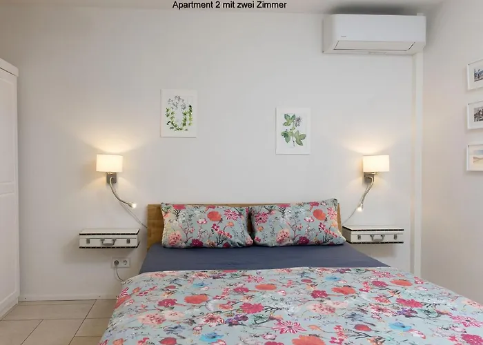 Am Theater * Freiburg im Breisgau